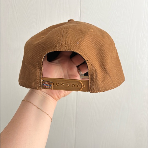 Dickies Classic Tan SnapBack Hat - Picture 3 of 6